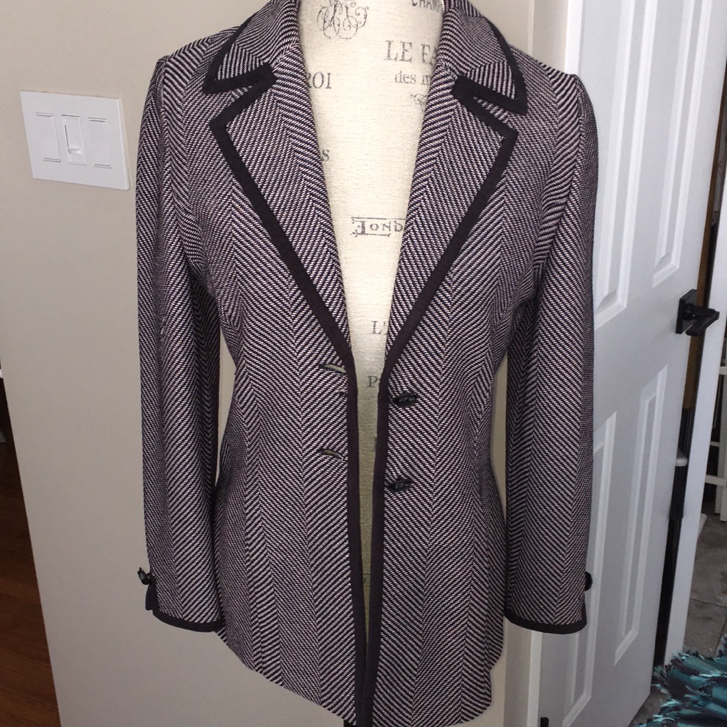 St. John Black & White Herringbone Real Silk Inside Panel Lined Knit Blazer